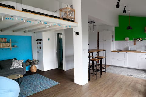 Popular Airbnb listing: 40 m2 outbuilding near Paris La Défense in Nanterre