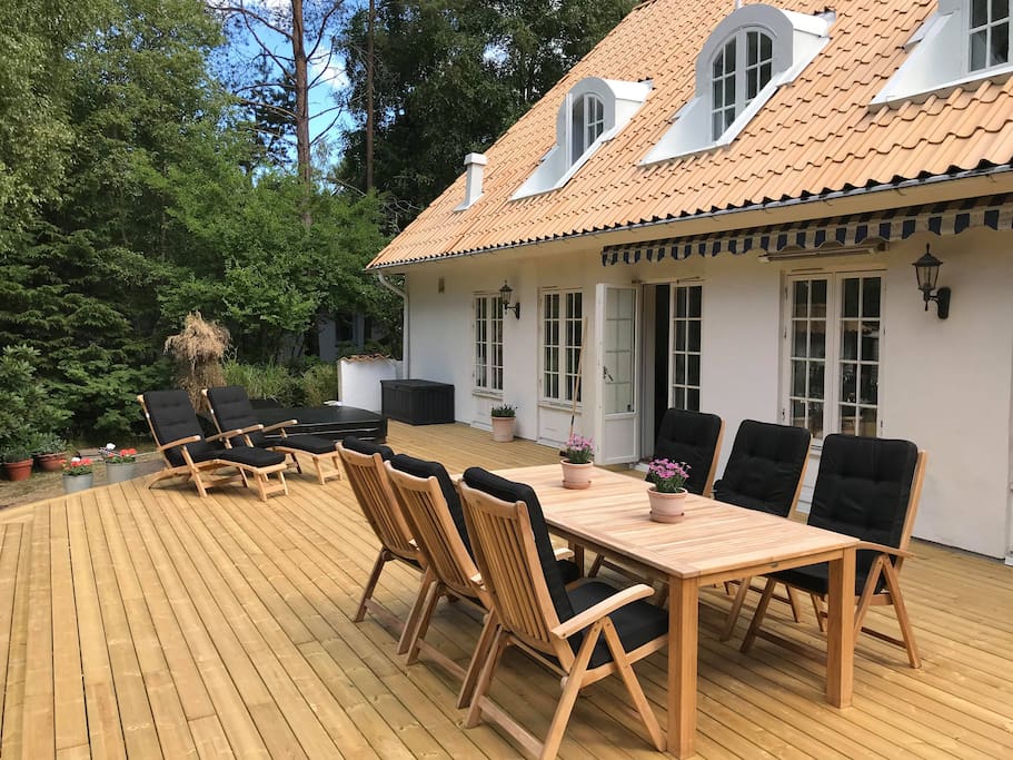 Nyrenoverad villa med stor trdgrd i Ljunghusen/Hllviken p 180 kvm uthyres. Perfekt fr This is one of a few places in the area that has this feature. Hyr det perfekta sommarhuset i Ljunghusen! - Houses - Airbnb