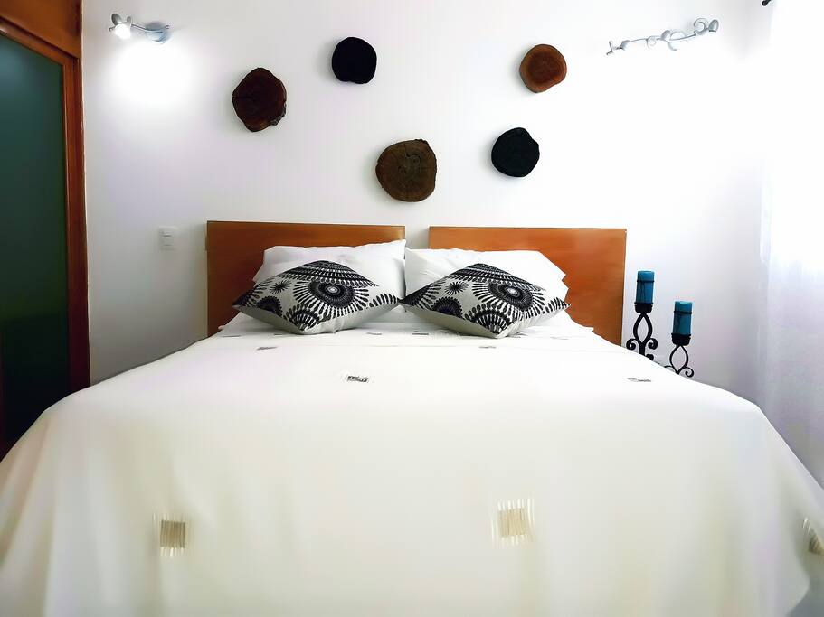 King size bed with pillow top mattress. Mega comfortable!