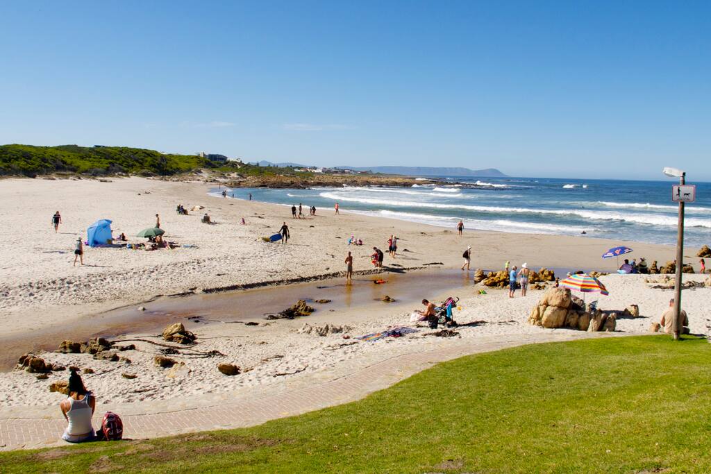 Onrus River Fijnbos Holiday House Houses for Rent in Onrus, Western Cape, South Africa