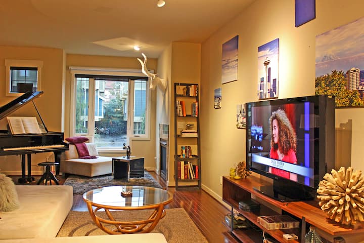 Cozy Capitol Hill Home - Seattle, WA