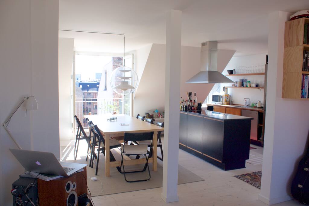 Main room / Dining room