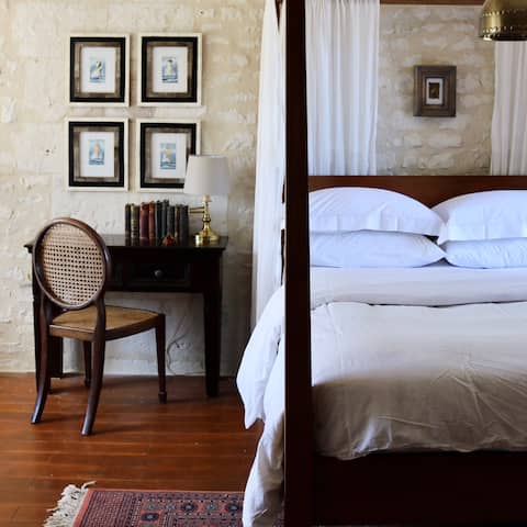 Loire Valley 17th century gatehouse near Chinon