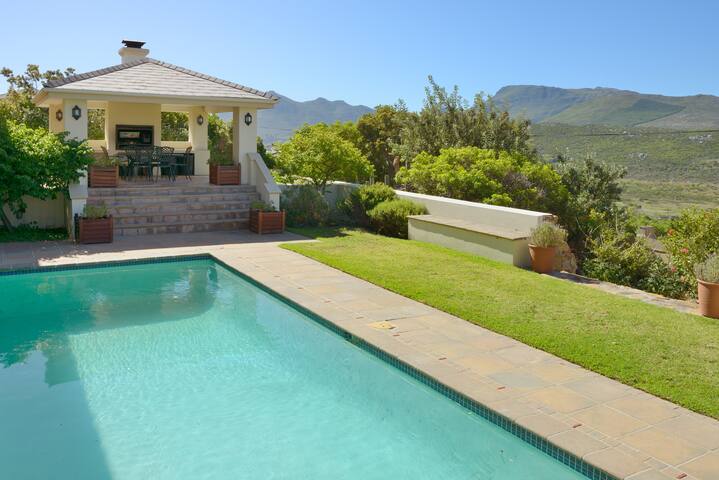 A2OceanView Self-Catering Guest House gallery image 4