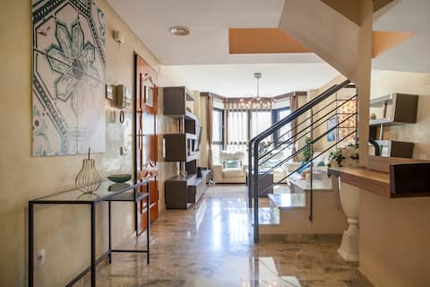LUXURY DUPLEX IN OLD TOWN WITH FREE PARKING