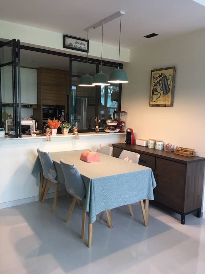Cosy Condominium Room Near To Airport And Town - 