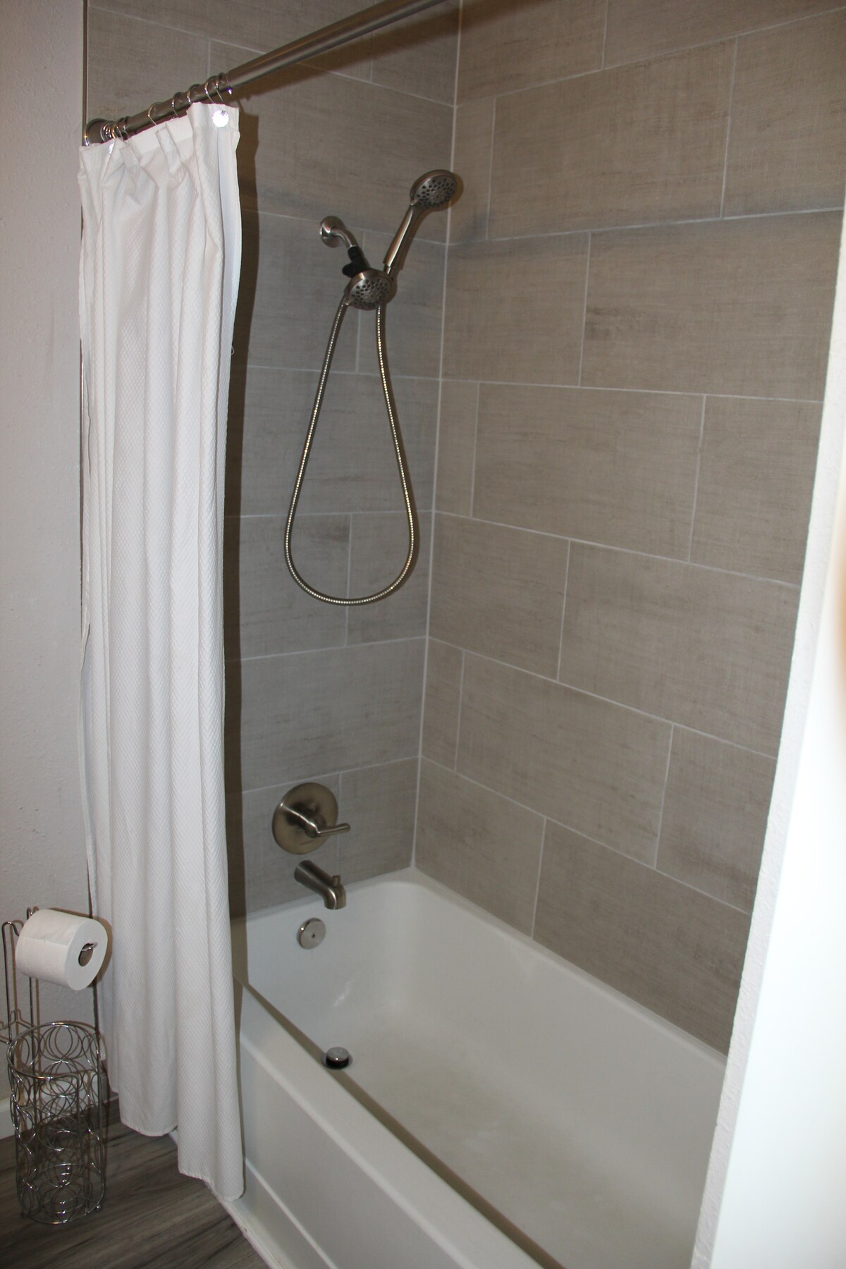 Sparkling Clean Spacious 2BR 1BA Home in S. Austin