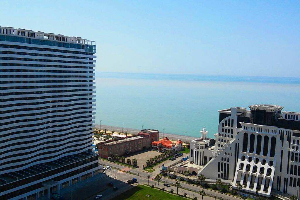 Наш комплекс прямо у моря