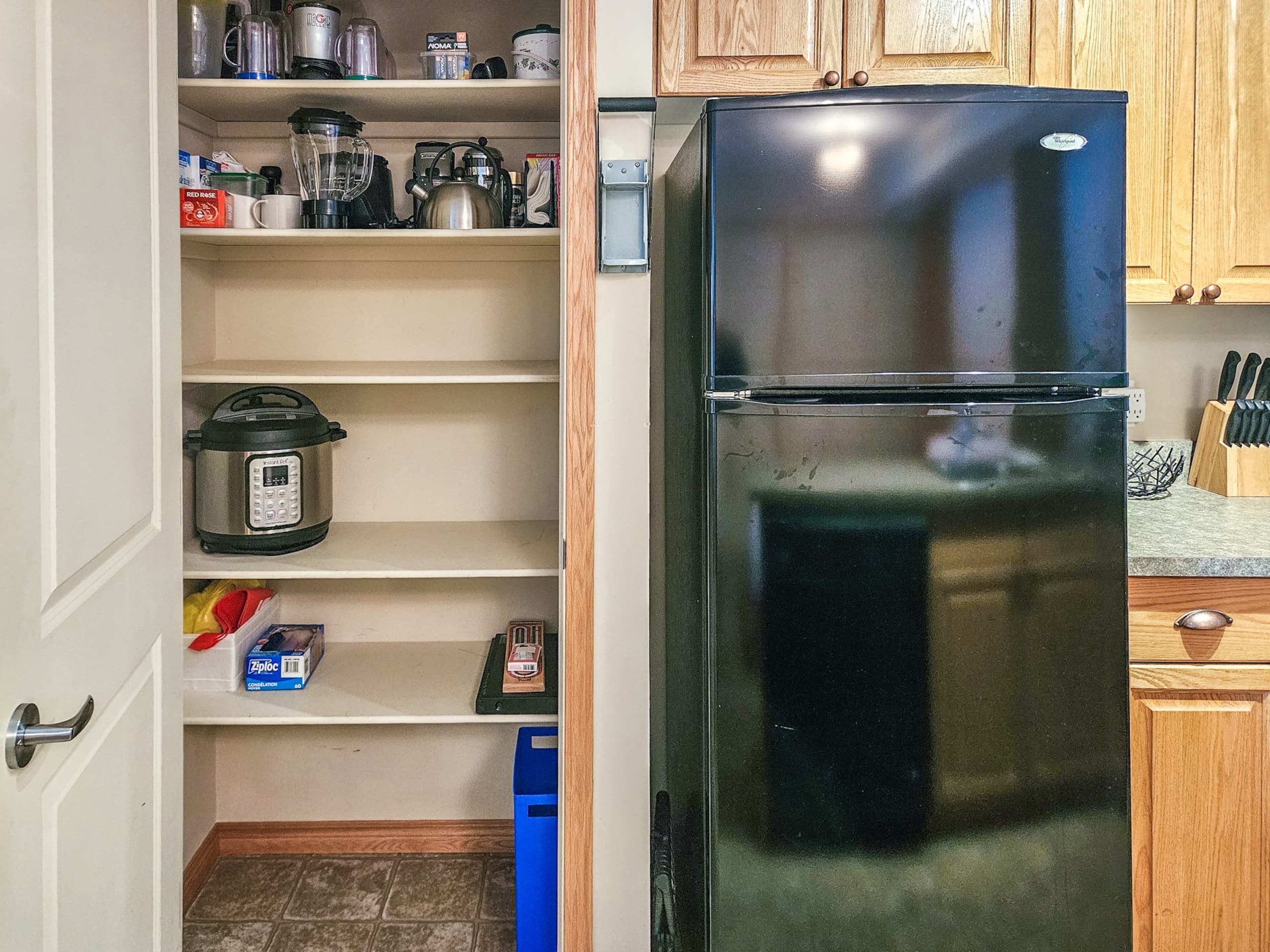 Beautiful Horsethief Studio with two Murphy beds - Photo 16