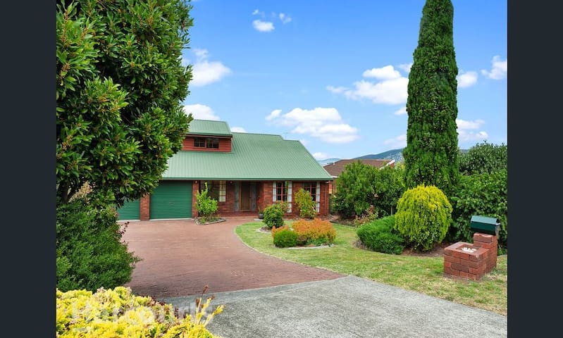 Bayside house, Flower garden, Quiet street,