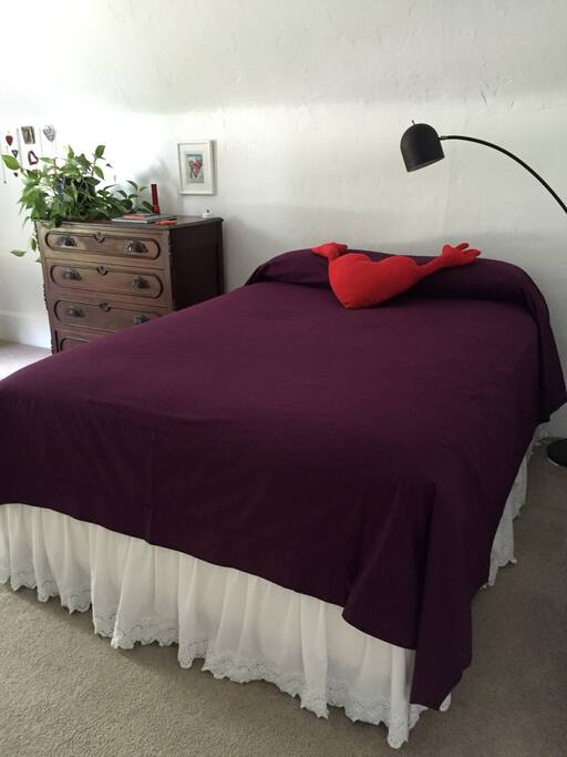 Here's your double bed with a choice of pillows.