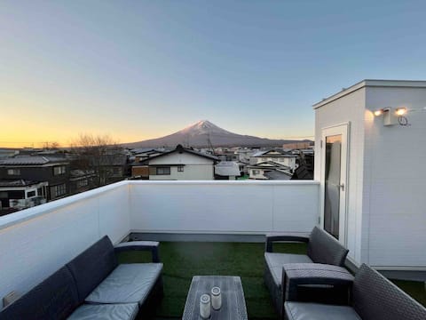(new) TheRoof 1889 Enjoy Mt. Fuji and Lake Kawaguchiko on the rooftop!