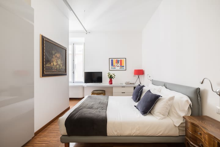 Stunning apartment, Belsiana St, Piazza di Spagna.