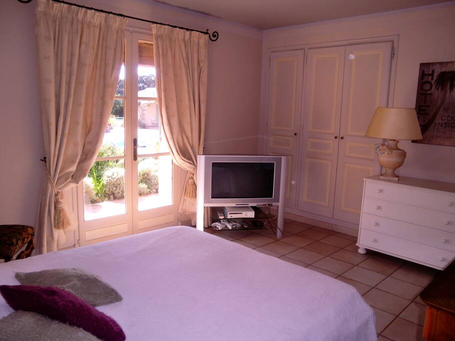 chambre1 donnant sur la terrasse