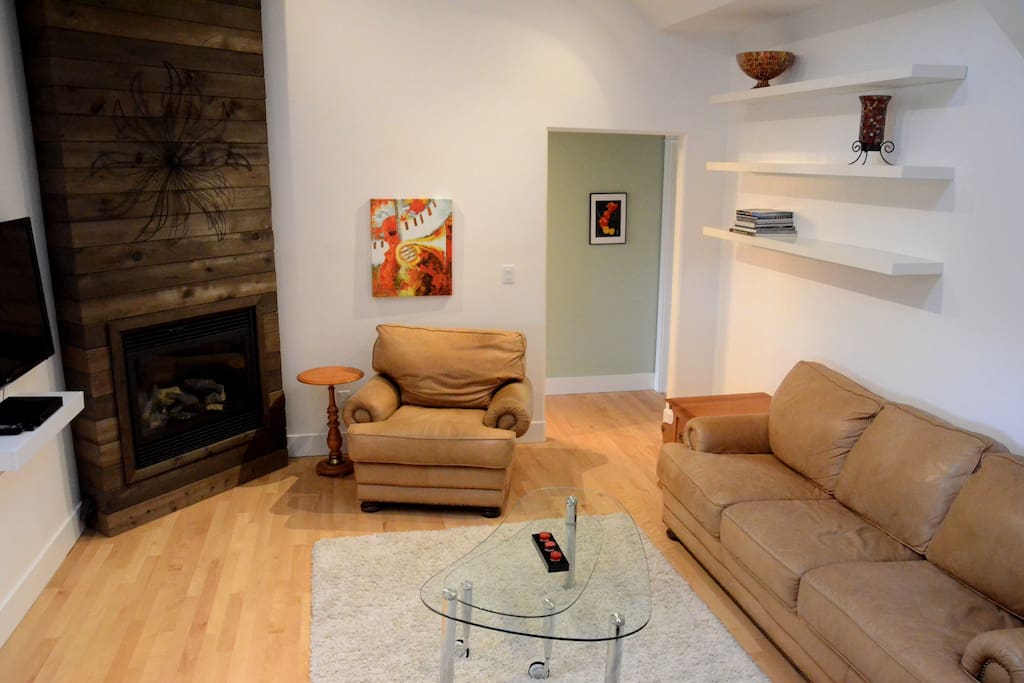 Living Room with Gas Fireplace