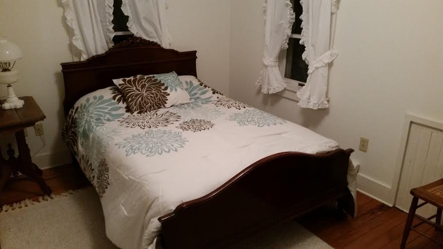 2nd bedroom second floor with Full bed.