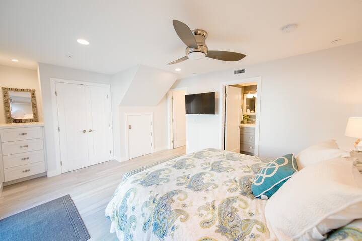 New build 2019! N. Mission, Steps to ocean 3bd/3ba gallery image 3