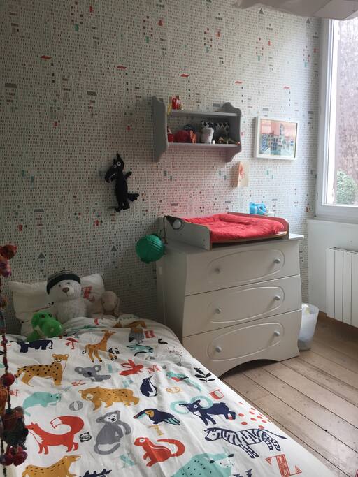 Room with bed 90/190