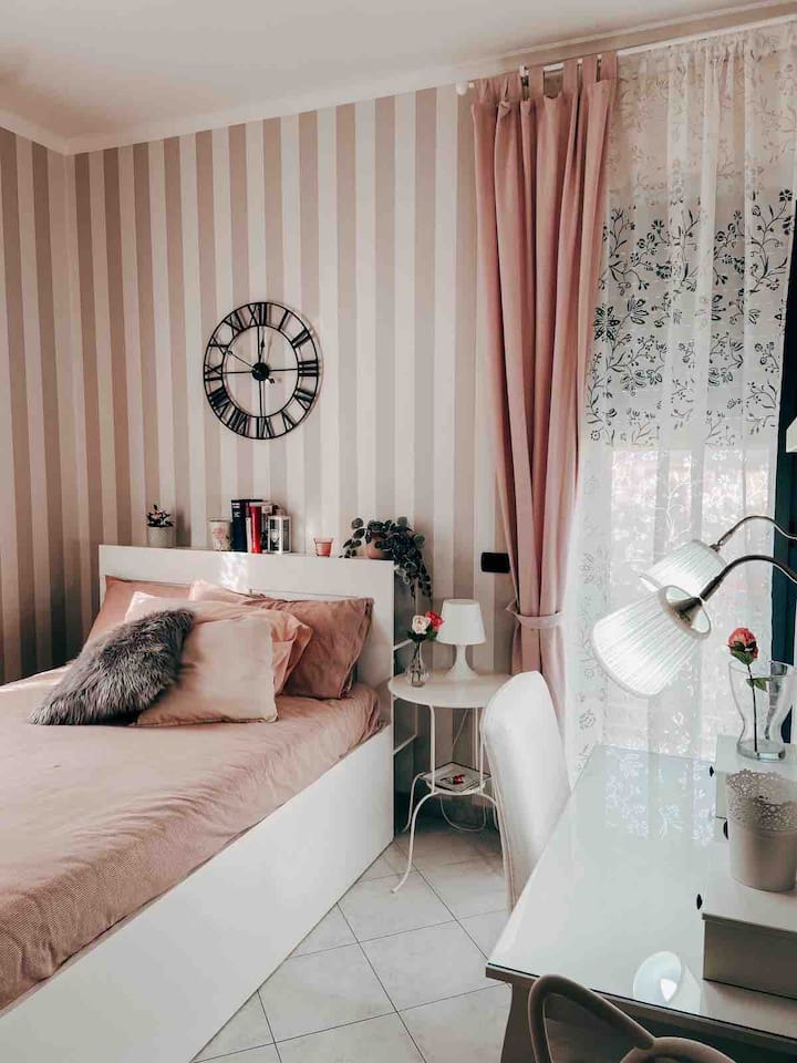 سرير مزدوج صغير