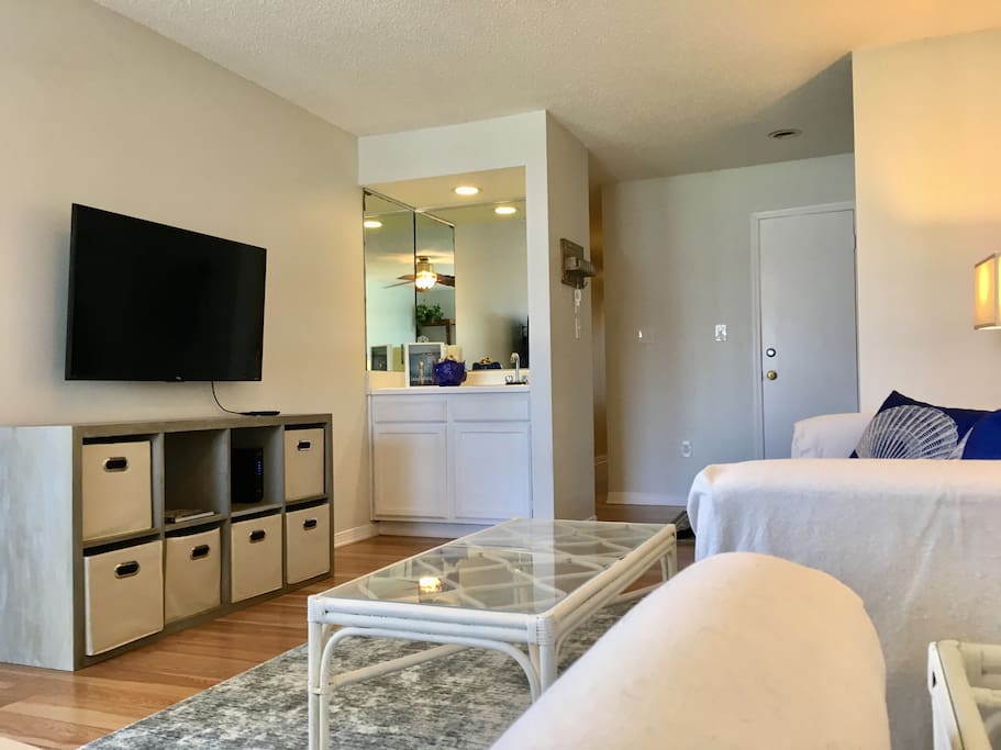 LivingRoom Wet Bar Area