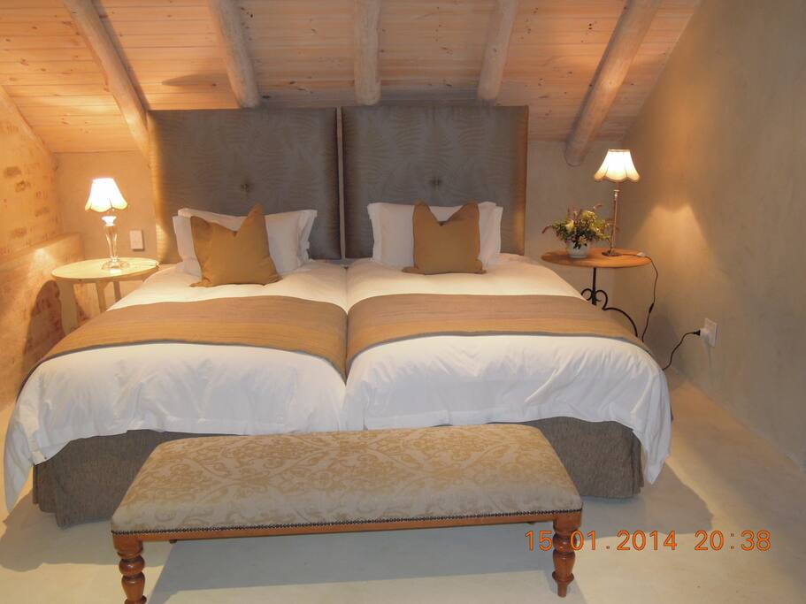Twin 3/4 beds with Percale linen.