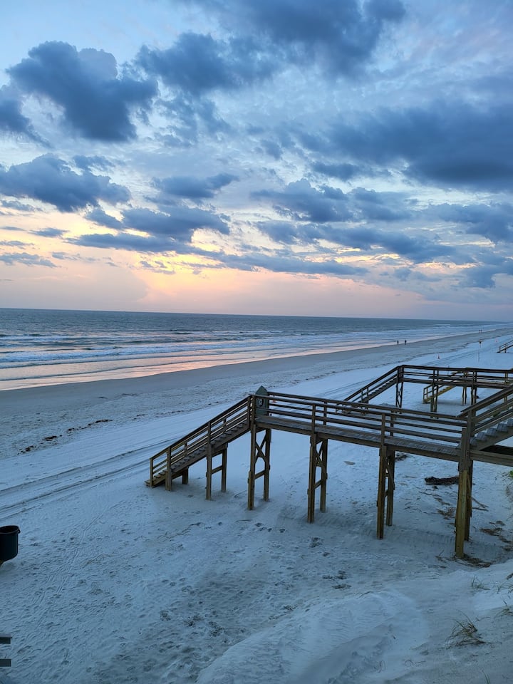 4 Minute Walk To Treasure Beach - Crescent Beach, FL
