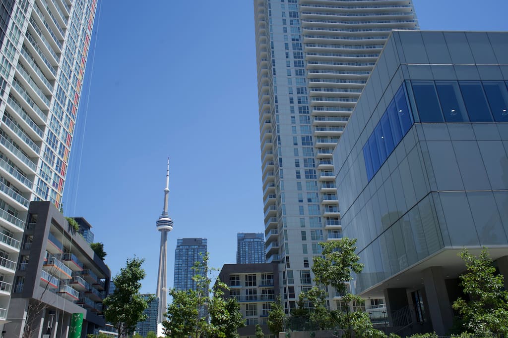 Minutes from CN Tower, Rogers Centre, Exhibition Place, Billy Bishop Airport, Centre Island and more!