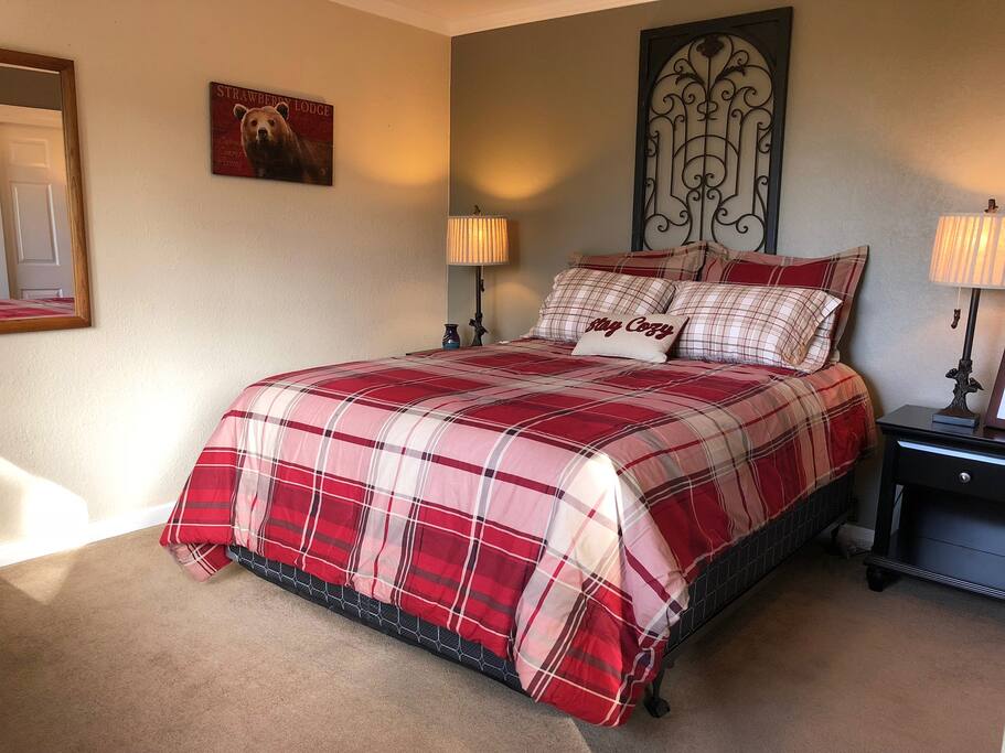 All the comforts of home await! You'll sleep like a baby in this new medium soft yummy bed -