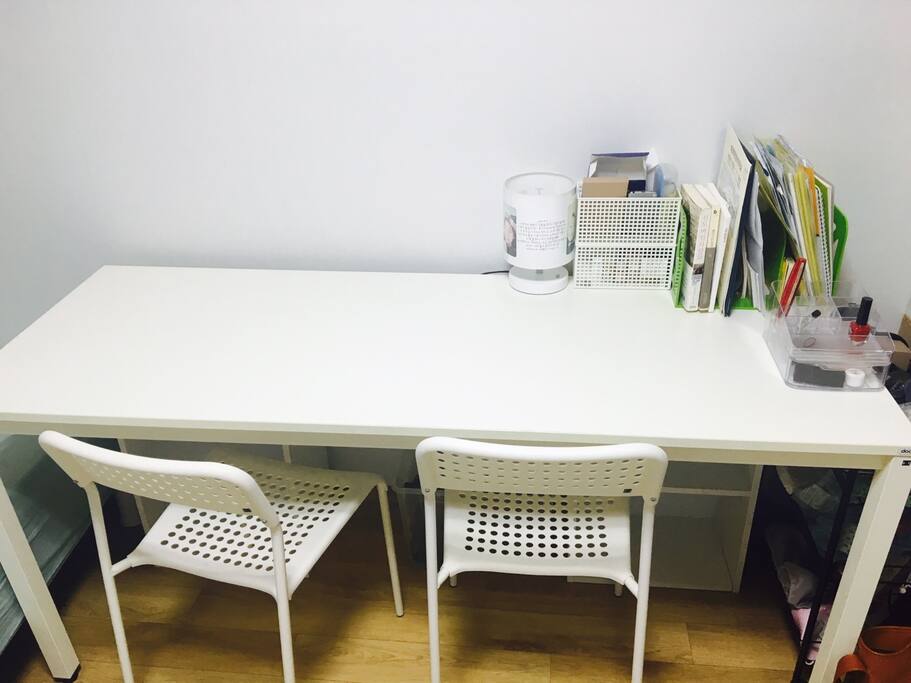 bedroom desk(right side)