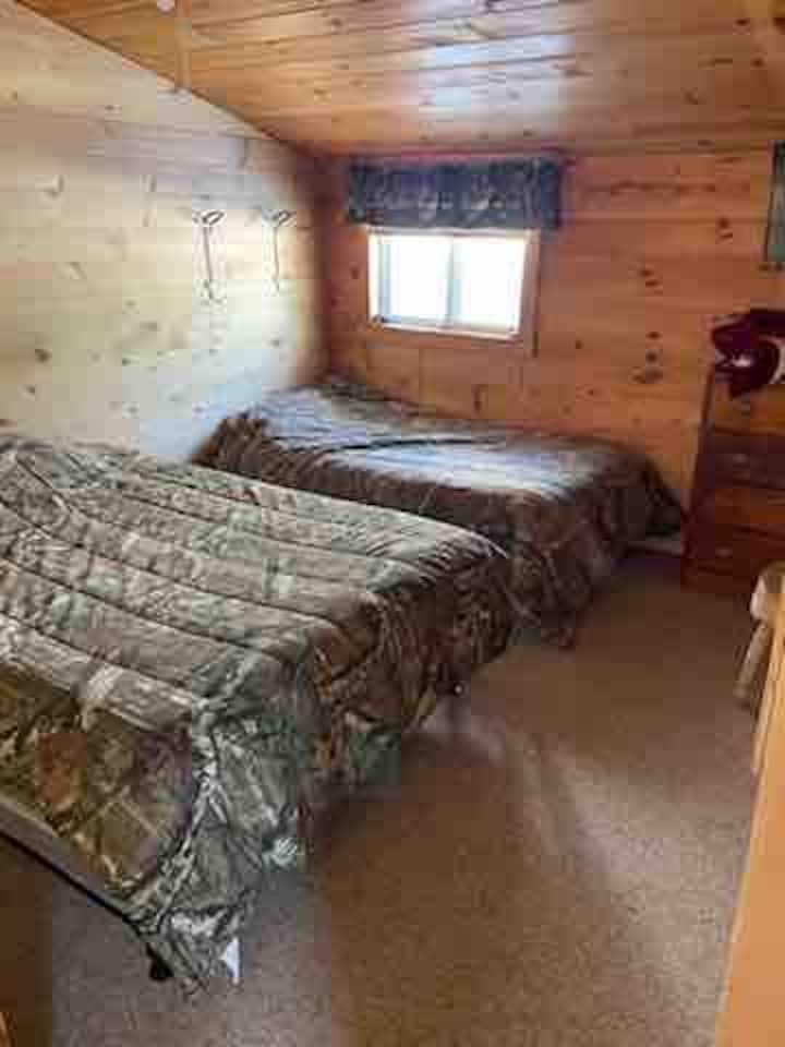 Спалня №2 - пълноразмерно легло и единично легло 