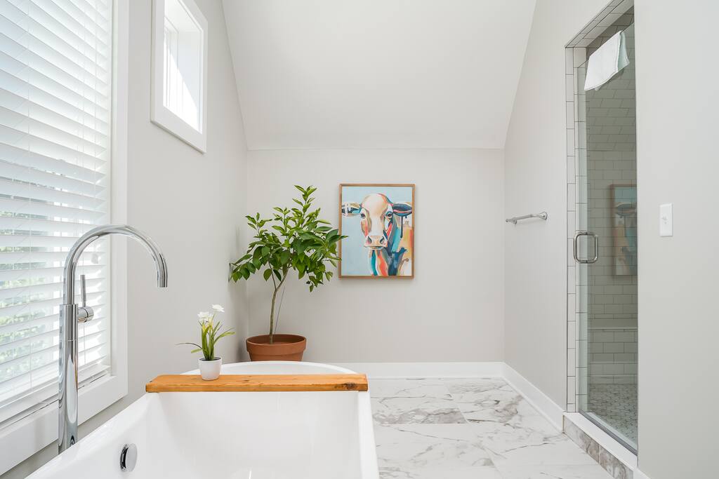Spacious master bath