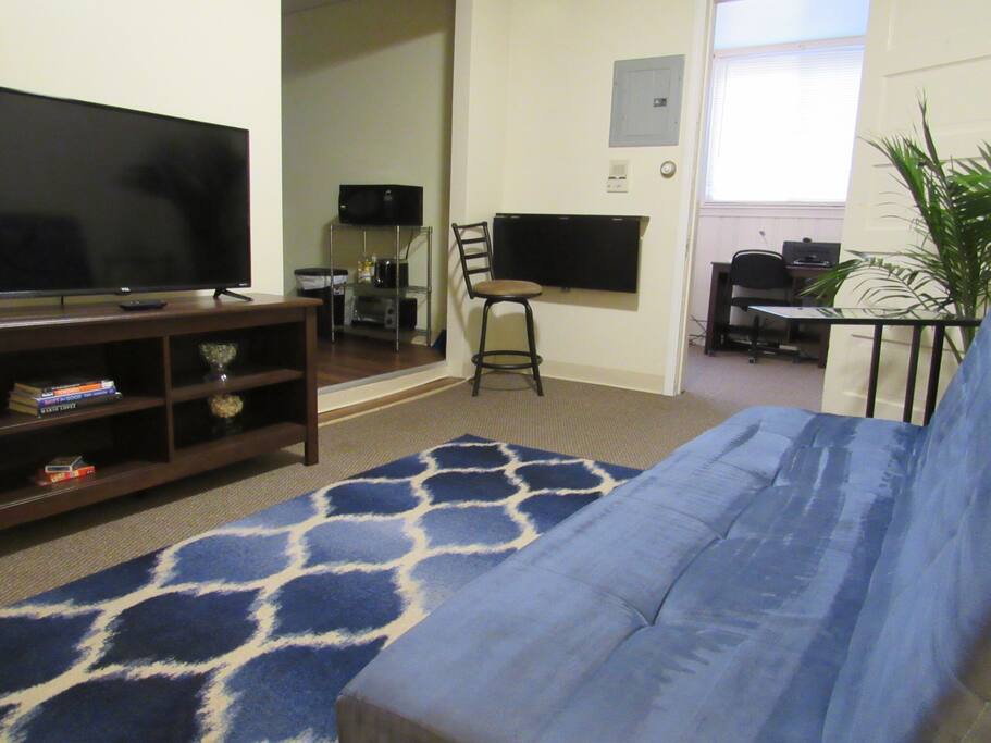 Smart TV, Card Games, Pull-up breakfast table. The essentials.