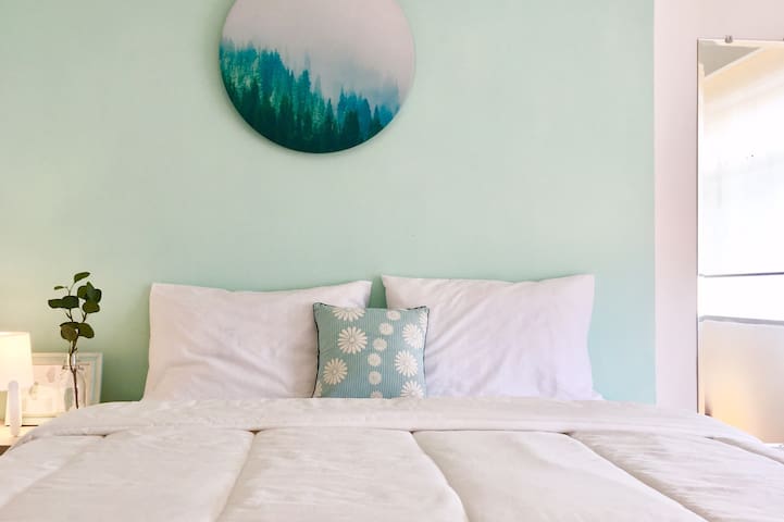 The Houzz : Bandung City Centre Apartment