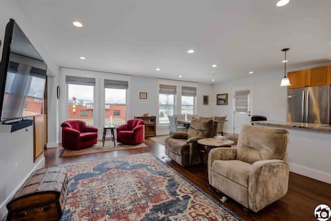Top Airbnb: Historic Brown & Hawkins Apt #4 in Seward