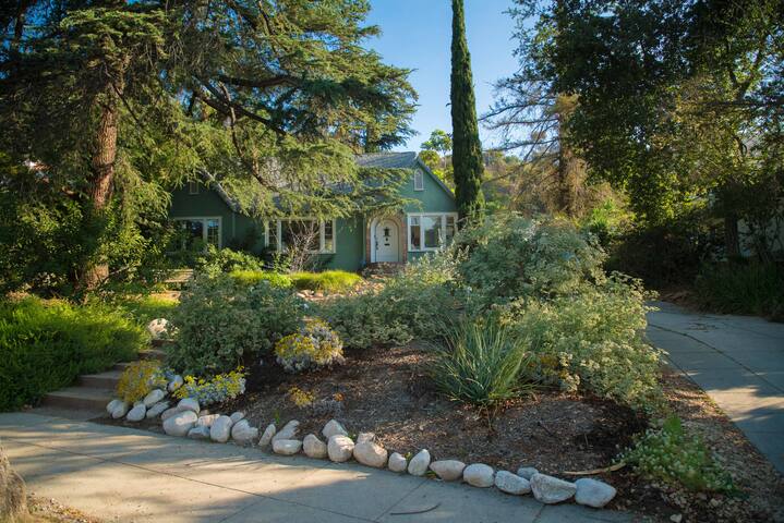 2 houses with pool, hot tub and sauna!