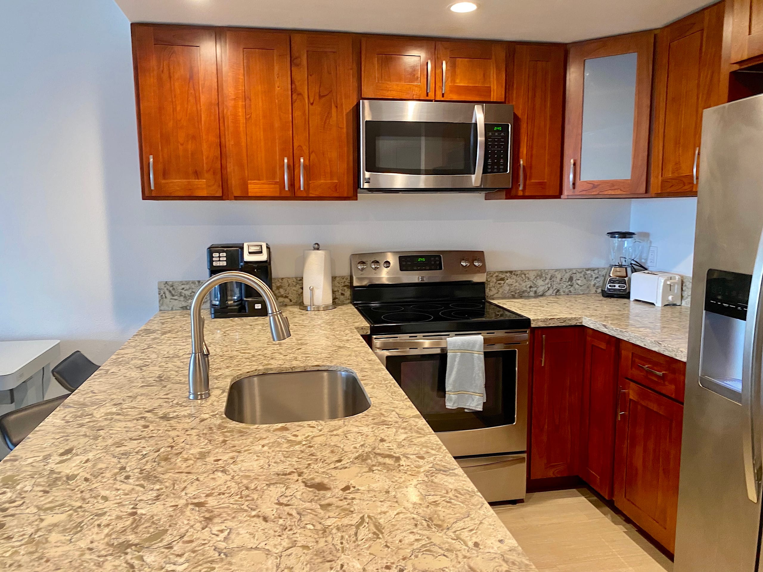 Condo in Honolulu · ★4.71 · 1 bedroom · 2 beds · 1 bath - Image 3