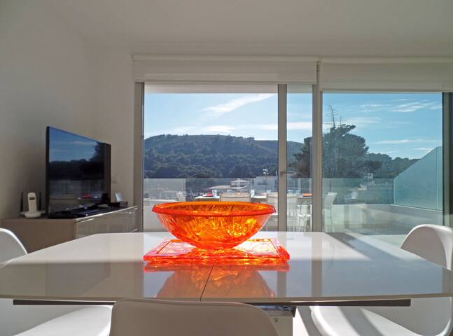 LUXURY 6P APT 5M FROM BEACH FREE WIFI AIRCO GARAGE gallery image 2