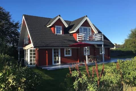 The house by the beach, with 13 beds + electric box