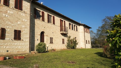 Top Airbnb: Apartment-2 in an old farmhouse 4 km from Urbino in Urbino