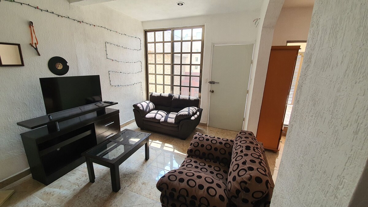 Anuncio de Airbnb popular: Casa Luna Caucel en Fraccionamiento La Ciudadela