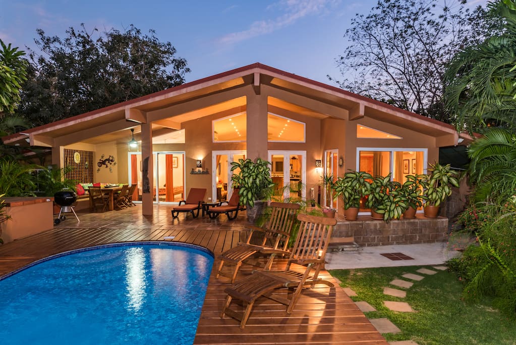 Casa Pelicano 3bed beachhse w/pool Surf & Boogiebd Houses for Rent in