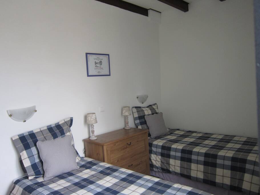 Bedroom - 2 Single Beds