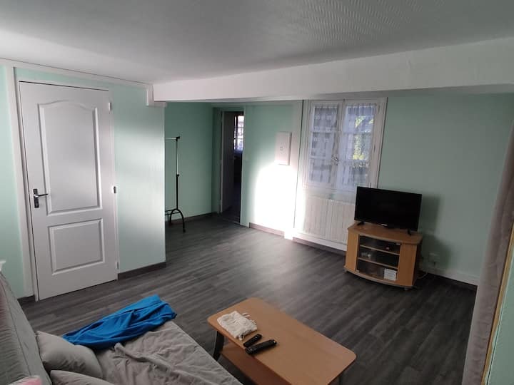 Maison Chaleureuse Avec Beaucoup De Calme. - Thiers