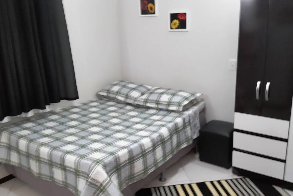 Cama ampla e confortável