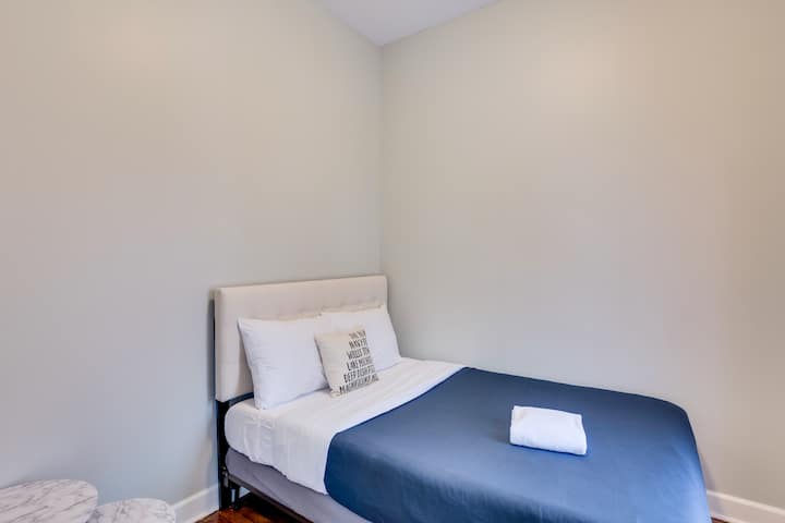 เตียงขนาดใหญ่ 