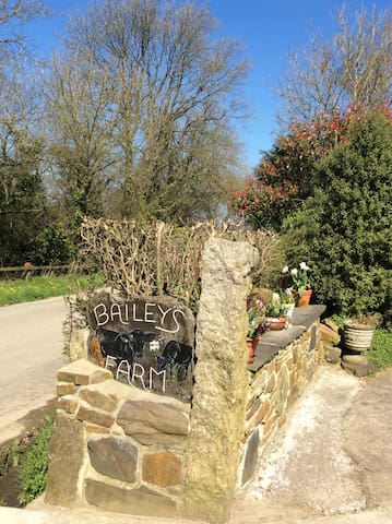 Cosy getaway on working Devon farm