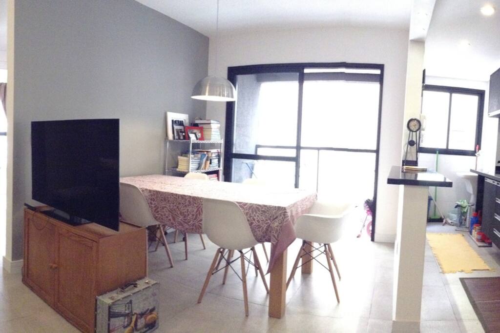 Sala de Estar, Sala de Jantar e Cozinha / Living Room, Dining Room & Kitchen