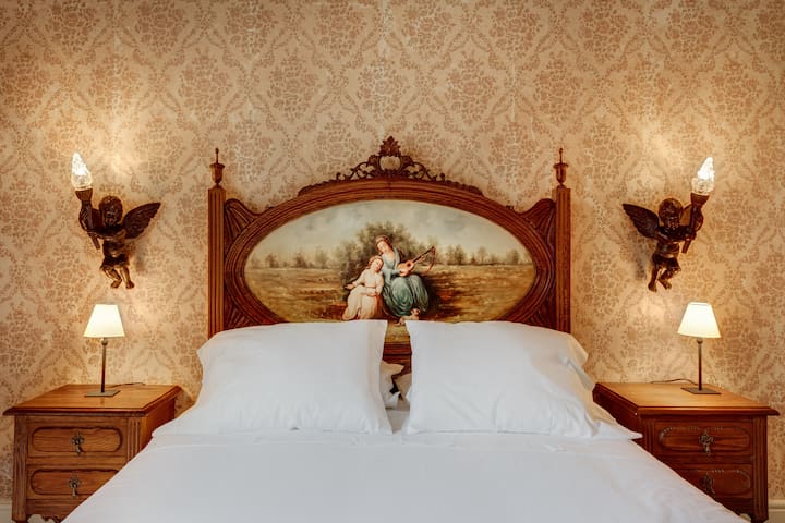 Boutique family house by the sea – garage & garden gallery image 4