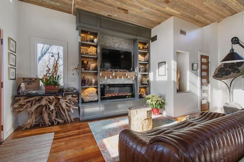 Popular Airbnb listing: Archimedes’ Nest at the Emu Gardens in East Atlanta