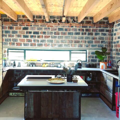 Studio 4 Somerset West gallery image 2